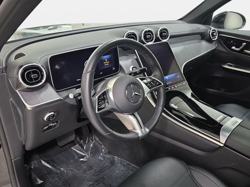 Used 2024 Mercedes-Benz GLC 300 4MATIC image 16