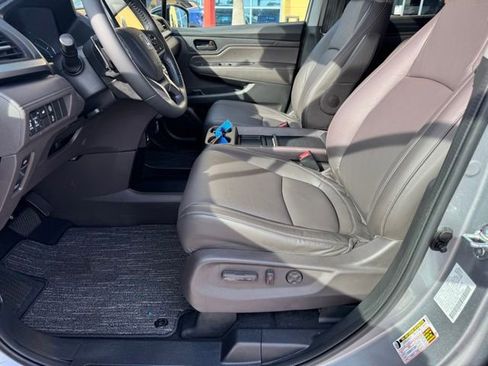 Used 2023 Honda Odyssey EX-L image 17