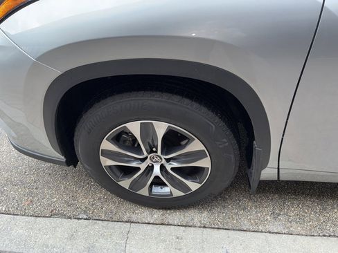 Used 2024 Toyota Highlander XLE image 15