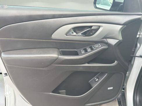 Used 2021 Chevrolet Traverse RS image 23
