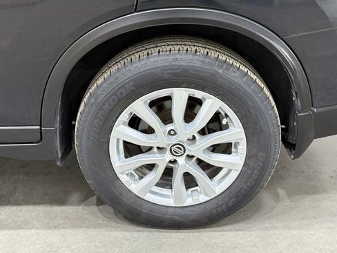 Used 2019 Nissan Rogue SV FWD image 69