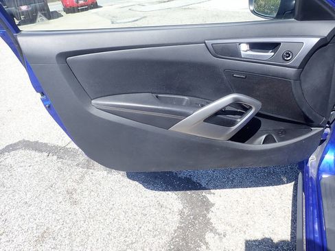 Used 2013 Hyundai Veloster Turbo FWD image 10