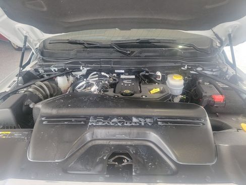 Used 2025 RAM 2500 Limited AWD/4WD image 9