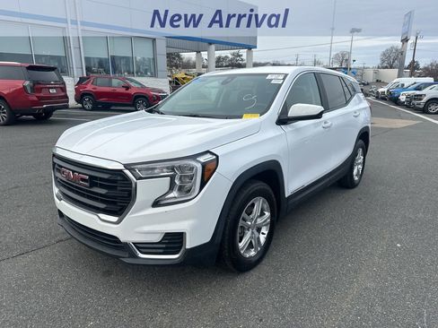 Certified 2024 GMC Terrain SLE image 1