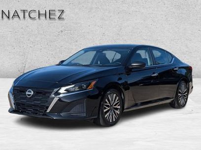Used 2024 Nissan Altima 2.5 SV