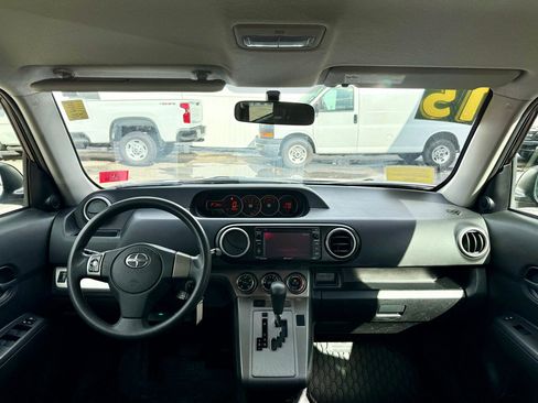 Used 2015 Scion xB image 27