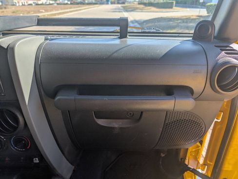 Used 2009 Jeep Wrangler Unlimited X image 23