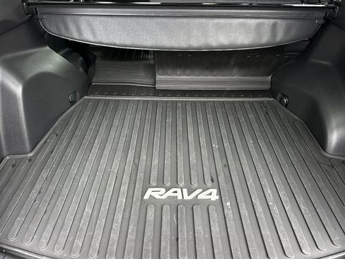 Used 2025 Toyota RAV4 XLE FWD image 14