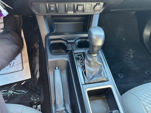 Used 2022 Toyota Tacoma SR image 26