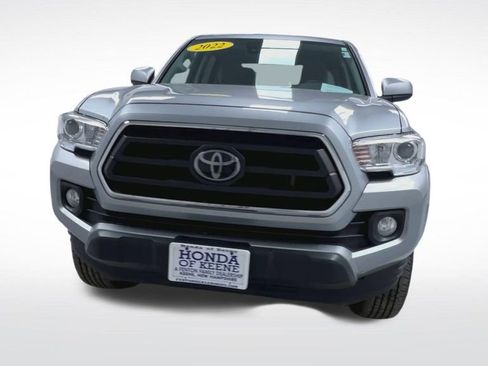 Used 2022 Toyota Tacoma SR5 AWD/4WD image 3
