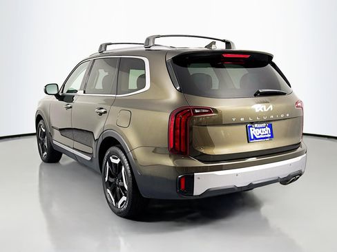 Used 2023 Kia Telluride S FWD image 7
