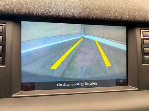 Used 2019 Land Rover Discovery Sport SE AWD/4WD image 26