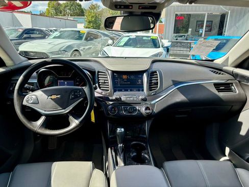 Used 2014 Chevrolet Impala LT image 12