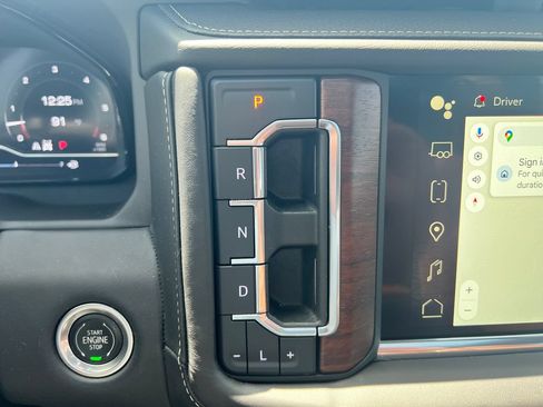 Used 2023 GMC Yukon Denali Ultimate AWD/4WD image 32