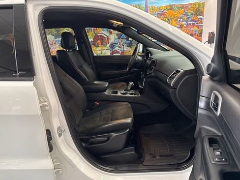 Used 2019 Jeep Grand Cherokee Altitude image 52