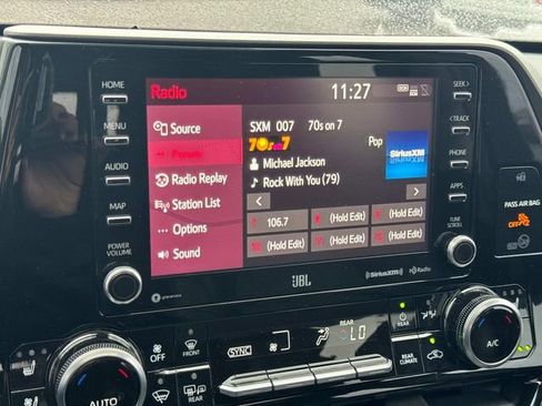 Used 2020 Toyota Highlander Limited image 27