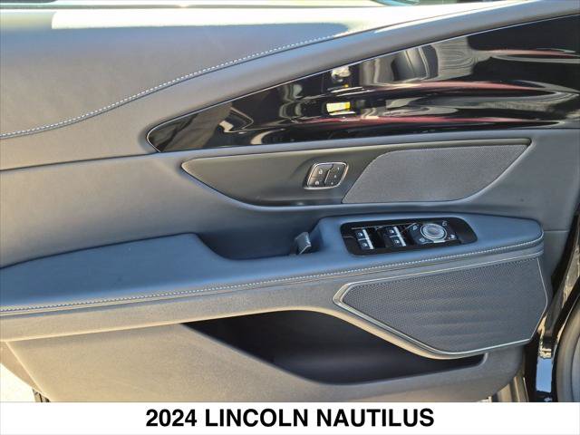 Certified 2024 Lincoln Nautilus Reserve AWD/4WD image 10