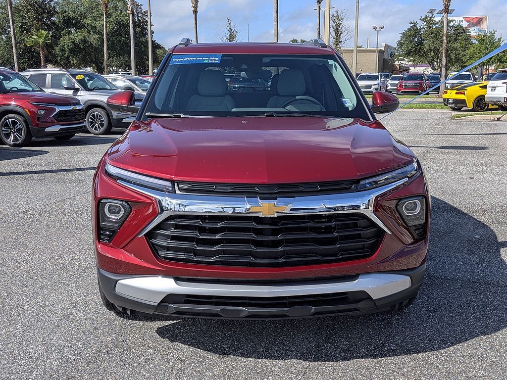 Used 2025 Chevrolet TrailBlazer LT w/ Driver Confidence Package FWD image 8