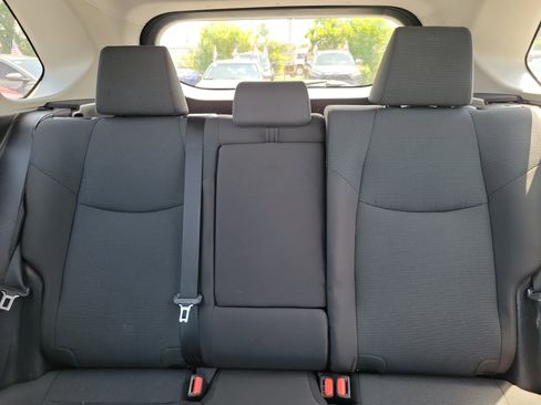 Used 2022 Toyota RAV4 LE FWD image 21