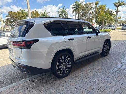 Used 2022 Lexus LX 600 4WD w/ Appearance Package image 4