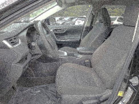 Used 2022 Toyota RAV4 LE image 13