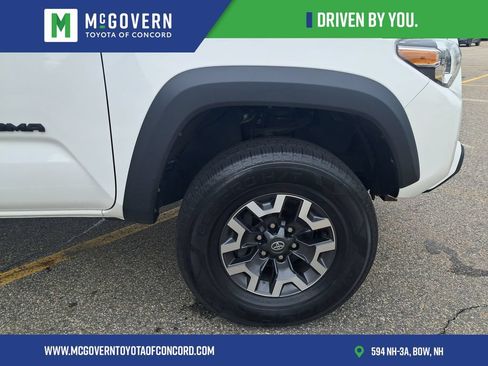 Used 2021 Toyota Tacoma TRD Off-Road w/ Technology Package AWD/4WD image 11