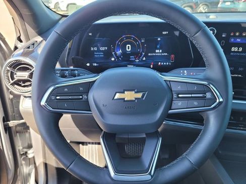 Used 2025 Chevrolet Equinox LT w/ Safety and Technology Package image 26