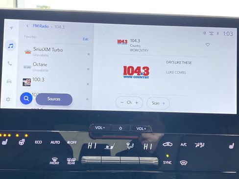 Used 2023 Subaru Solterra AWD image 16