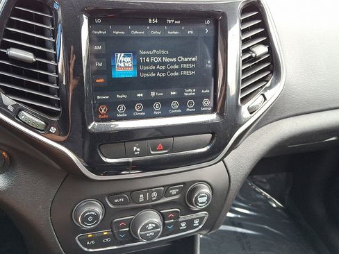 Used 2020 Jeep Cherokee Limited image 15