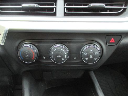 Used 2024 Chevrolet Trax LS w/ LS Convenience Package image 16