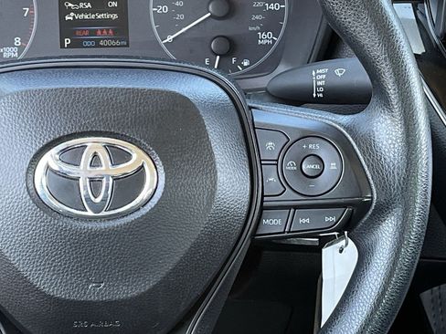 Used 2025 Toyota Corolla LE FWD image 14