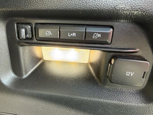 Used 2020 Ford Explorer Limited image 19