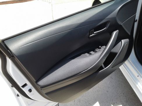 Used 2025 Toyota Corolla LE FWD image 15