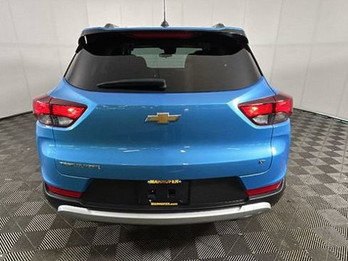 Used 2025 Chevrolet TrailBlazer LT FWD image 3