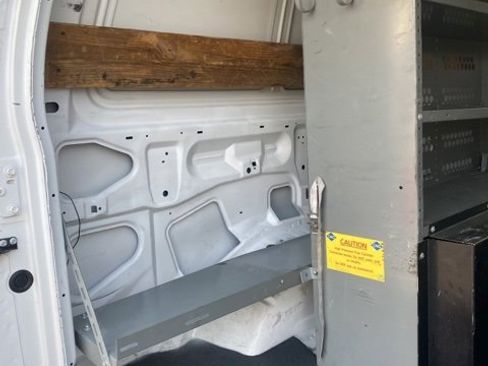 Used 2010 Ford E-250 and Econoline 250 image 26