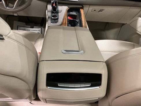 Used 2024 Cadillac Escalade Premium Luxury Platinum AWD/4WD image 40