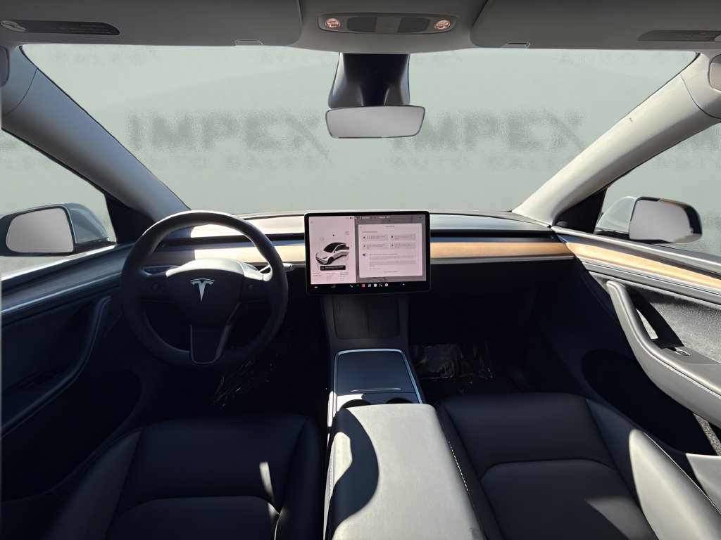 Used 2025 Tesla Model Y Long Range AWD/4WD image 12