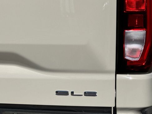 New 2026 GMC Sierra 1500 SLE w/ Preferred Package RWD image 26