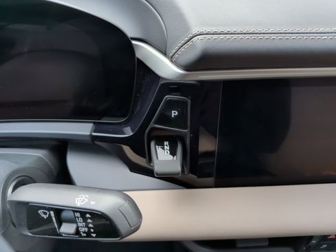 Used 2024 Porsche Macan 4 Electric image 21