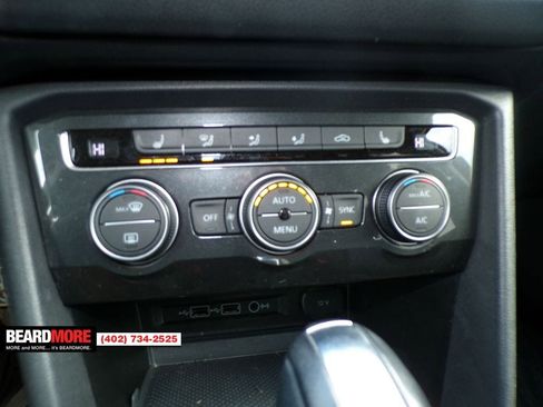 Used 2019 Volkswagen Tiguan SE image 42