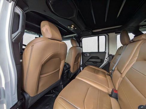 Used 2021 Jeep Wrangler Unlimited Sahara w/ Cold Weather Group image 17