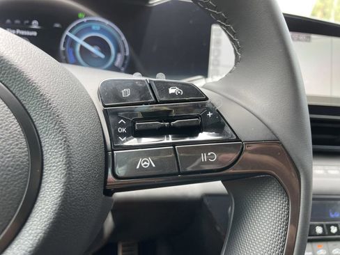 New 2025 Hyundai Elantra SEL image 32