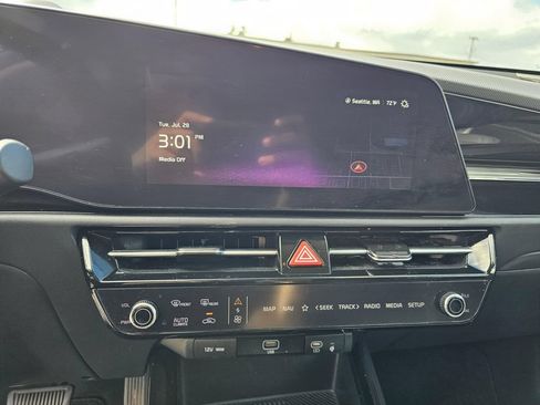 Used 2025 Kia Niro Wind w/ Wind Preserve Package FWD image 25