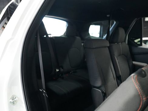 Used 2023 Honda Pilot Sport image 33