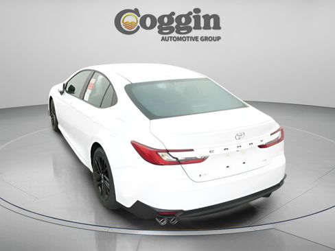 New 2026 Toyota Camry SE image 12