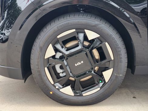 New 2026 Kia Carnival EX FWD image 8