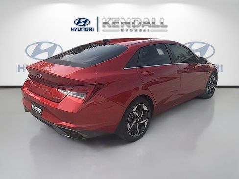 Used 2022 Hyundai Elantra Limited FWD image 6