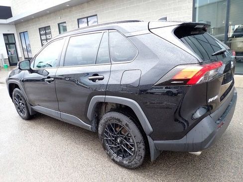 Used 2020 Toyota RAV4 LE w/ Carpet Mat Package AWD/4WD image 3