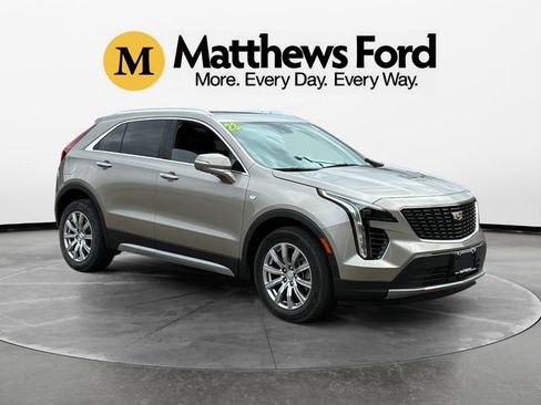 Used 2023 Cadillac XT4 Premium Luxury w/ Cold Weather Package AWD/4WD image 8