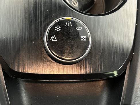 Certified 2025 Nissan Rogue SV w/ SV Premium Package image 26